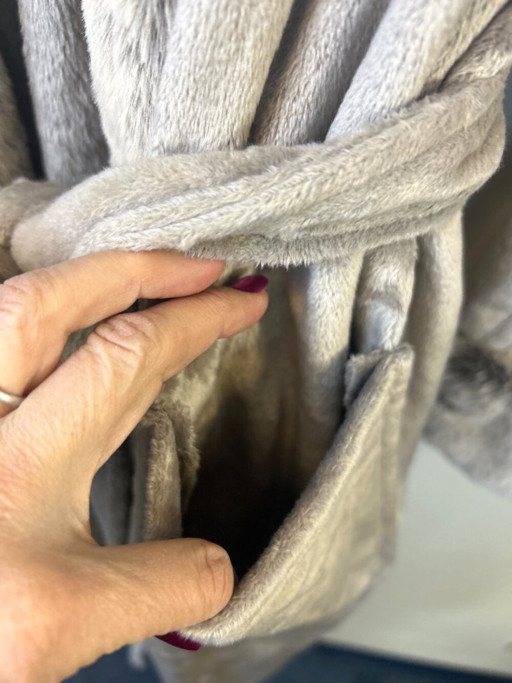 NWT Hotel Collection Faux Fur Bath Robe Women's S/M Plush Luxury Spa Lounge Robe - Picture 6 of 7